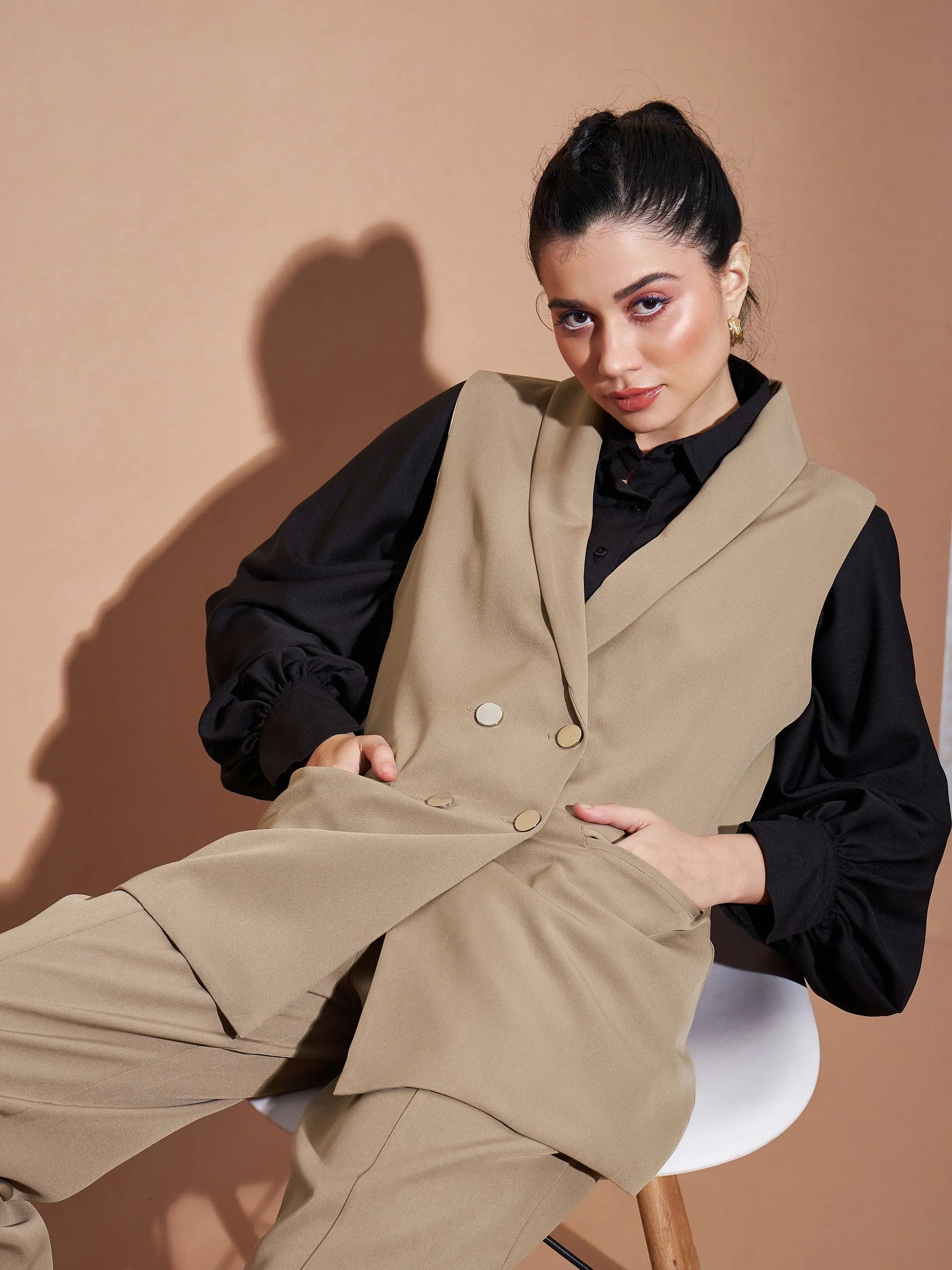 Women Beige Show Pocket Sleeveless Longline Blazer Slim Fit Blazer